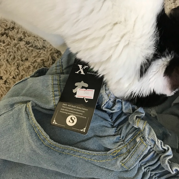 Elastic Waisted Jean Shorts - Picture 7 of 8